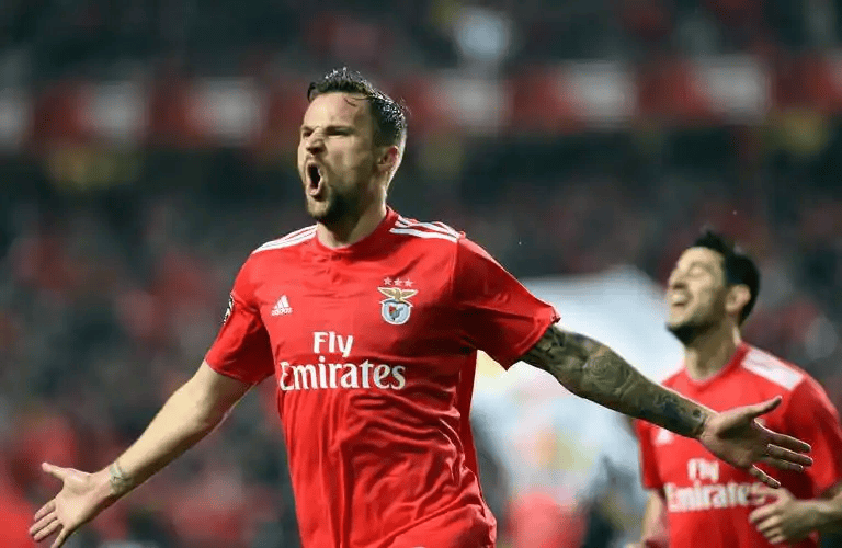 欧冠生死战：本菲卡背水一战，皇马剑指直通